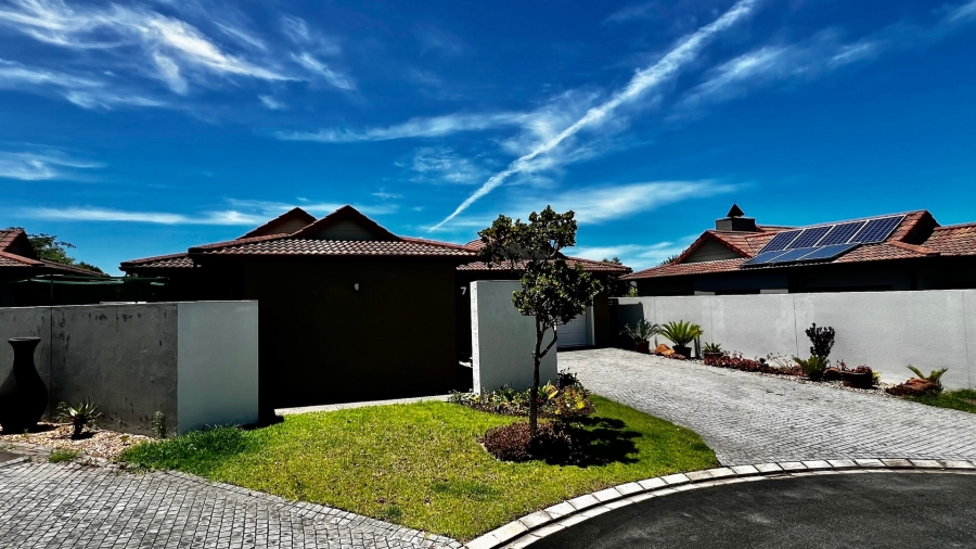 3 Bedroom Property for Sale in Earls Court Lifestyle Estate Western Cape